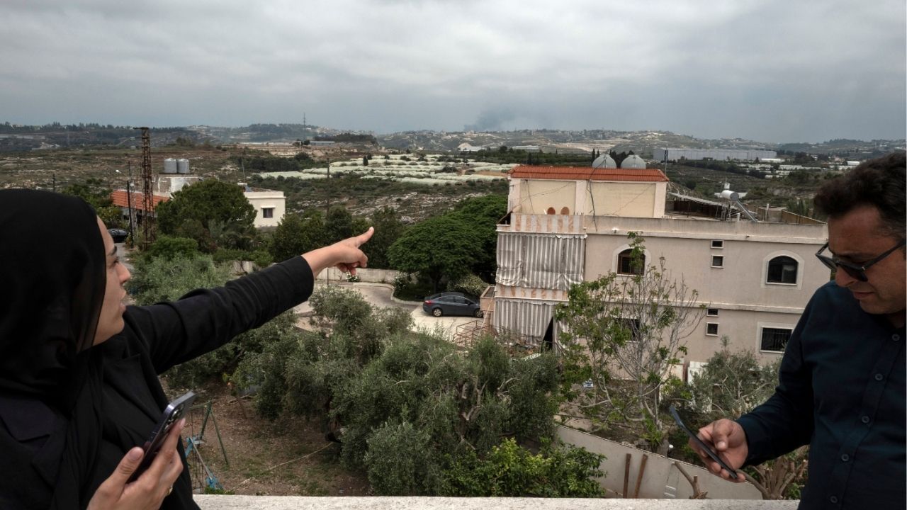 Residents Watch as Israeli War Planes Circle Over Southern Lebanon