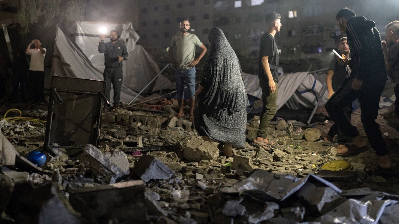 US and Iran Trade Strikes, Further Threatening Negotiations
