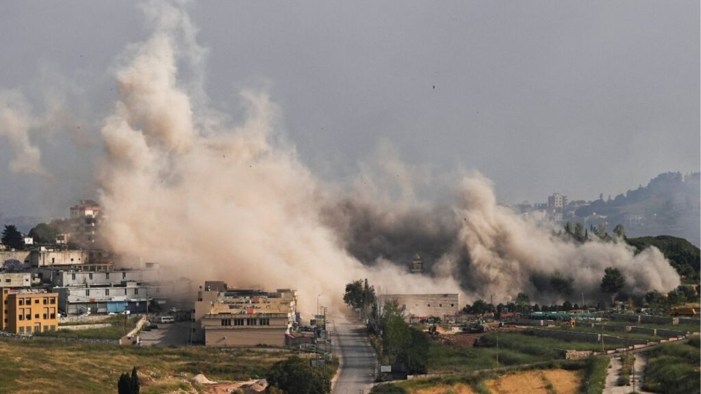 Smoke billows following an Israeli strike in Nabatiyeh, Lebanon May 26, 2026. (Reuters/Stringer)
