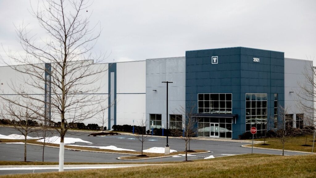A warehouse that Immigration and Customs Enforcement recently purchased for $87 million in Hamburg, Pa., Feb. 26, 2026. Immigration and Customs Enforcement plans to sell or give away most of the 11 warehouses it bought to detain migrants, reversing course on a signature initiative. (Rachel Wisniewski/The New York Times)