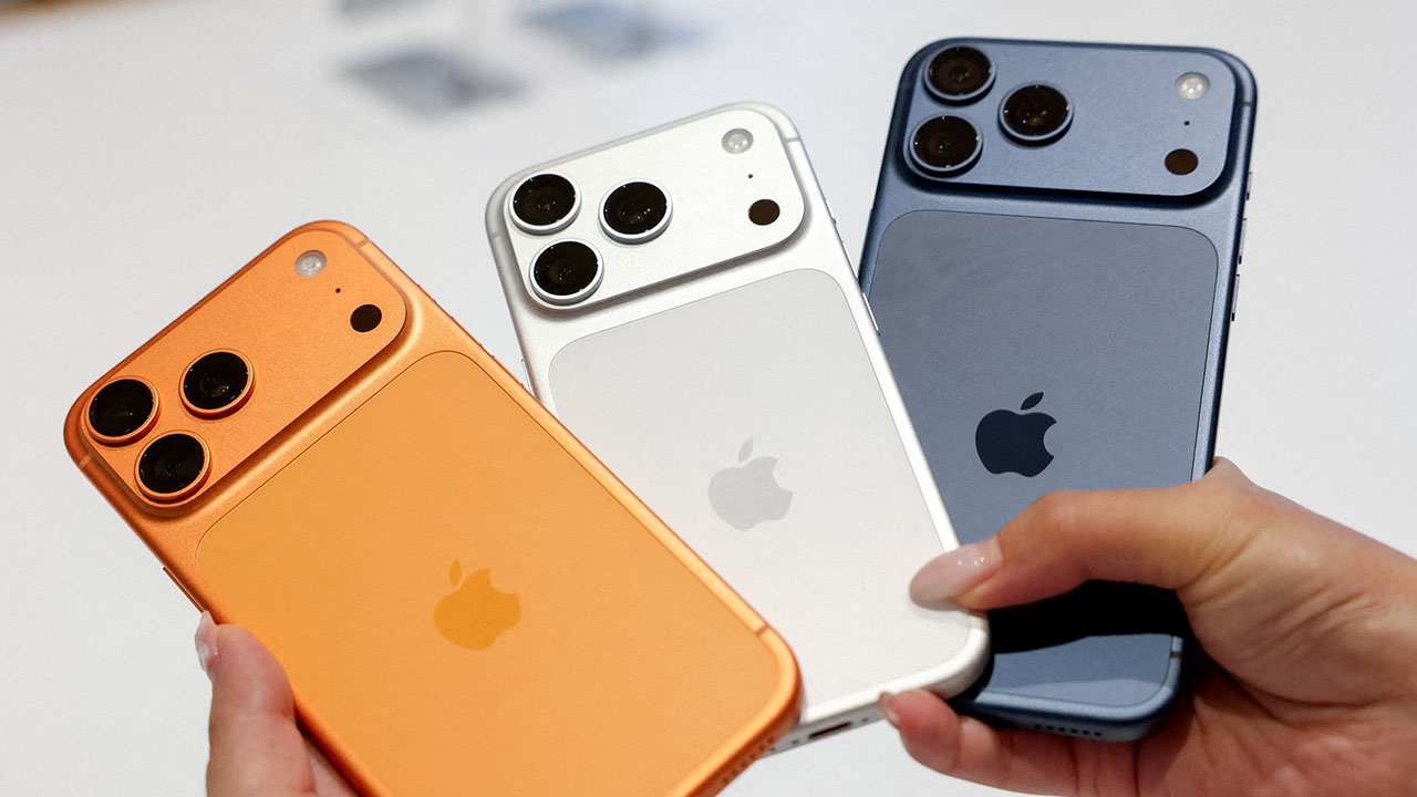 A person holds Apple’s new iPhone 17 series at an Apple Store in Taipei, Taiwan, September 19, 2025. (Reuters/File Photo)