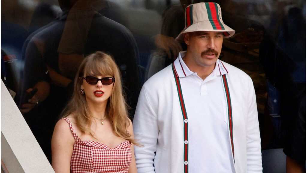 U.S. Open - Flushing Meadows, New York, United States - September 8, 2024 Singer Taylor Swift and Kansas City Chiefs' Travis Kelce are seen during the final match between Italy's Jannik Sinner and Taylor Fritz of the U.S. (REUTERS/Eduardo Munoz/File Photo)