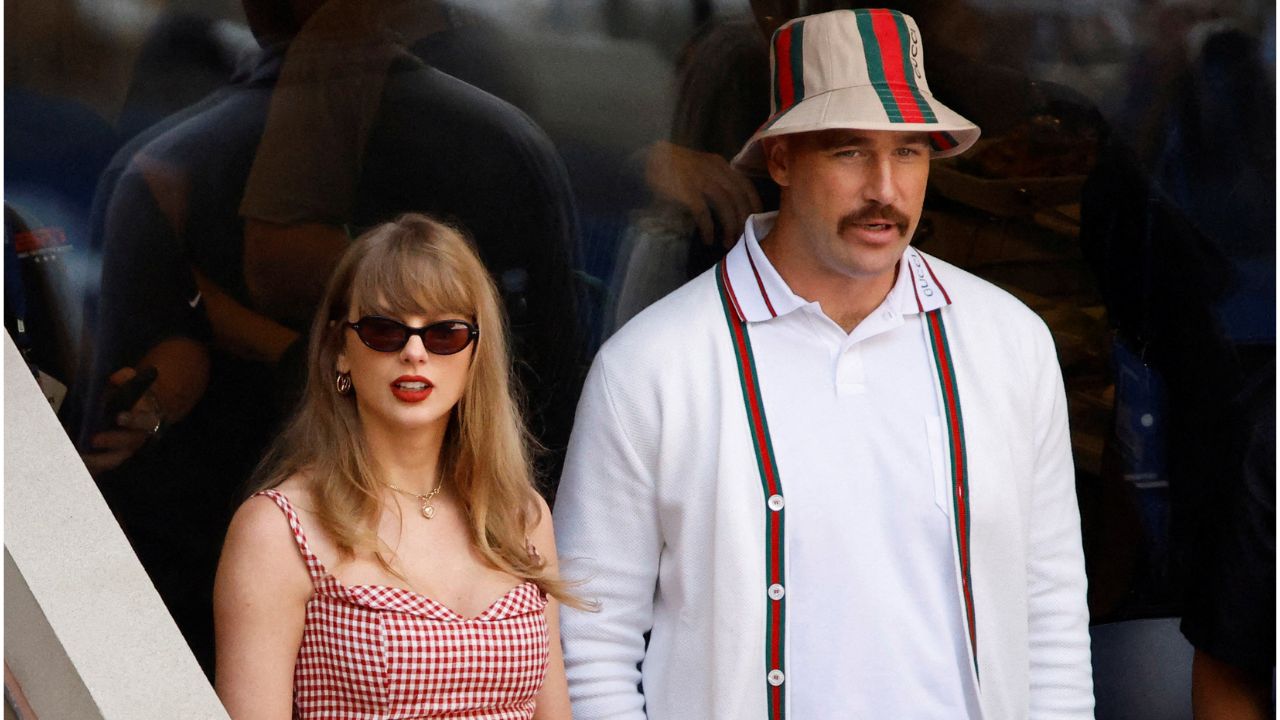 U.S. Open - Flushing Meadows, New York, United States - September 8, 2024 Singer Taylor Swift and Kansas City Chiefs' Travis Kelce are seen during the final match between Italy's Jannik Sinner and Taylor Fritz of the U.S. (REUTERS/Eduardo Munoz/File Photo)