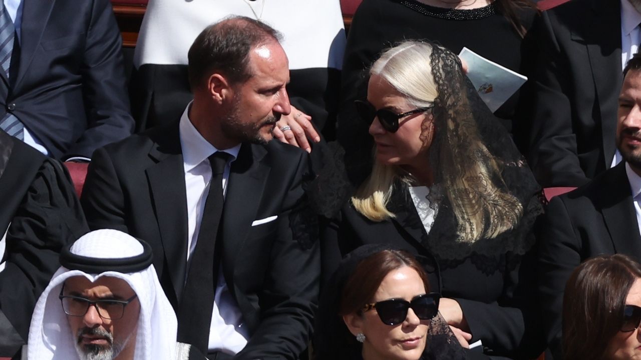 Asset id: 2619514501 Vatican City, 26.04.2025: Mette-Marit of Norway and Prince Haakon. World leaders attend Pope Francis' funeral in front of St. Peter's Basilica in Rome.