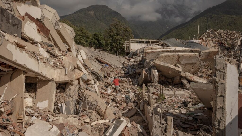 Collapsed buildings in La Guaira, Venezuela, on Monday, June 29, 2026. Health care workers worry that illnesses like cholera could spread in areas where clean water was already in short supply, and last week’s earthquakes destroyed water systems. (Fabiola Ferrero/The New York Times)