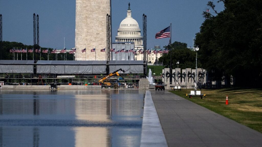 Construction continues at Reflecting Pool near the Lincoln Memorial on the National Mall in Washington D.C., U.S., June 25, 2026. REUTERS/Nathan Howard