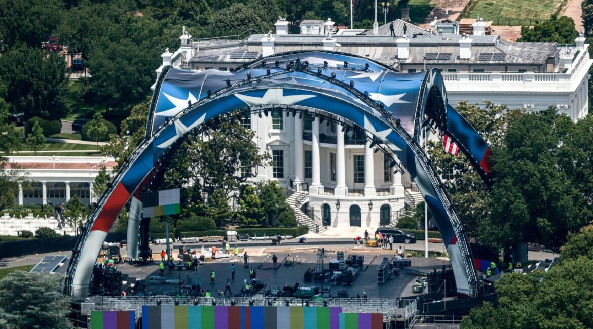 Construction continues on a temporary arena that will host the UFC Freedom 250 fight card at the White House in Washington, D.C., U.S., June 5, 2026. (Reuters File)
