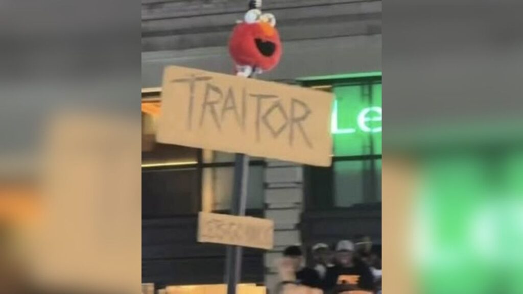 New York Knicks fans were upset that Elmo did not side with their team for the NBA Finals. (X/@JNicholasNYC)