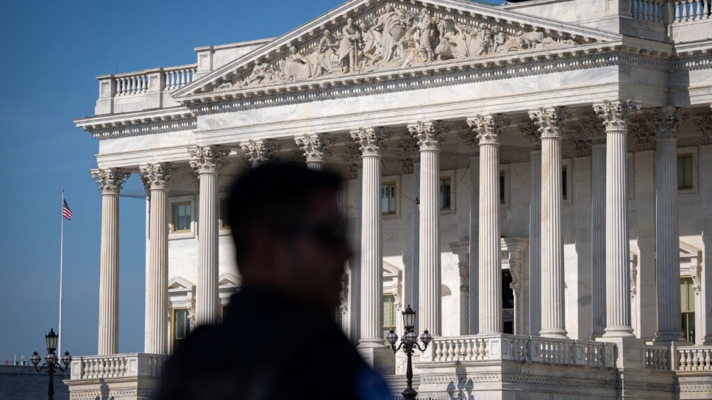 Outside the Capitol in Washington, May 19, 2026. The House on Tuesday, June 9, approved a Democratic bill aiming to fast-track contract negotiations between employers and newly created unions, after 20 Republicans defied their leaders to force it to the floor and push it to passage. (Haiyun Jiang/The New York Times)