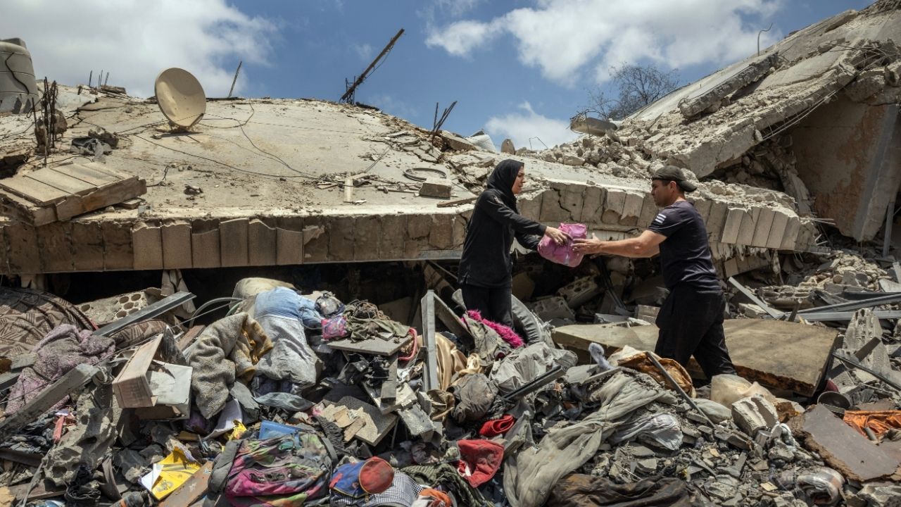 Israel Holds to Lebanon Truce, With Troops Kept on Defense