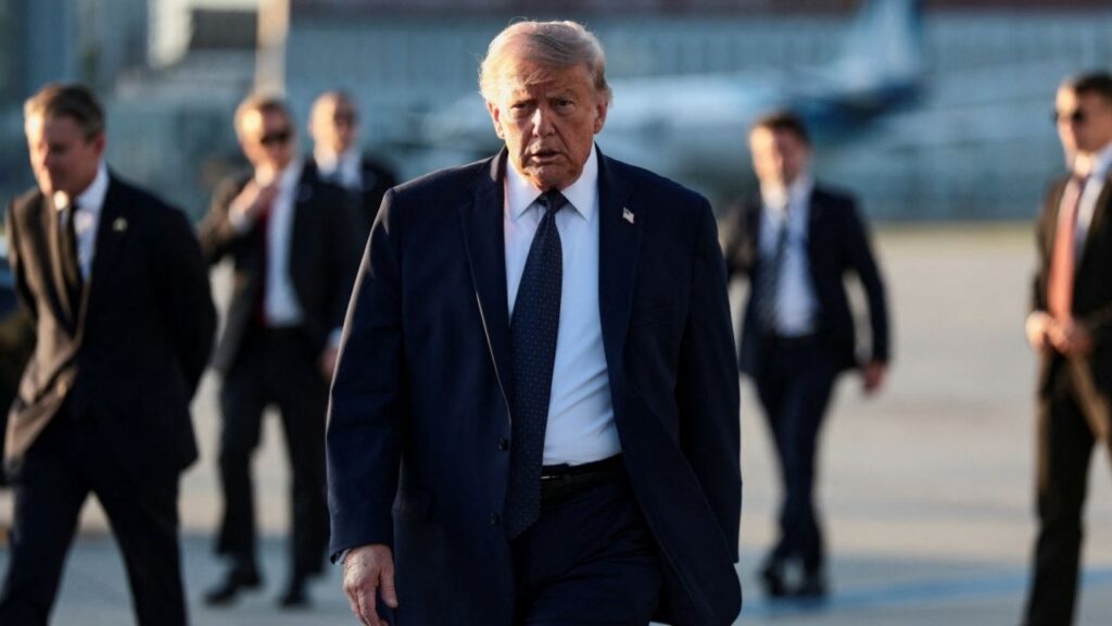 President Donald Trump arrives at Paris Orly airport, following the G7 Summit, in Orly, France, June 17, 2026. REUTERS/Evelyn Hockstein
