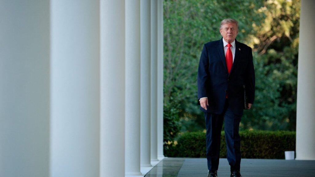 President Donald Trump walks to address guests as he hosts a dinner with farmers in the Rose Garden of the White House in Washington, D.C., U.S., June 25, 2026. (Reuters/Evan Vucci)