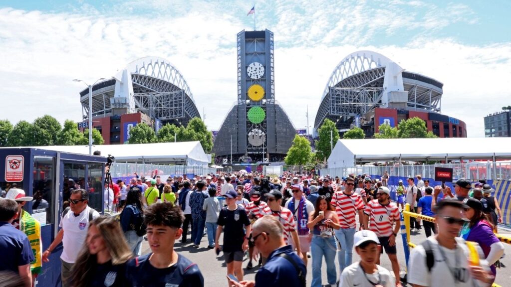 Soccer Football - FIFA World Cup 2026 - Group D - United States v Australia - Fans in Seattle - Seattle, Washington, U.S. - June 19, 2026 United States fans outside the stadium after the match IMAGN IMAGES via Reuters/Kevin Ng