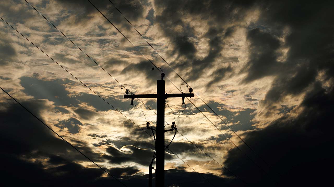 Electrical power lines are shown during a storm in Anson, Texas, U.S., April 24, 2025. (Reuters/Mike Blake)
