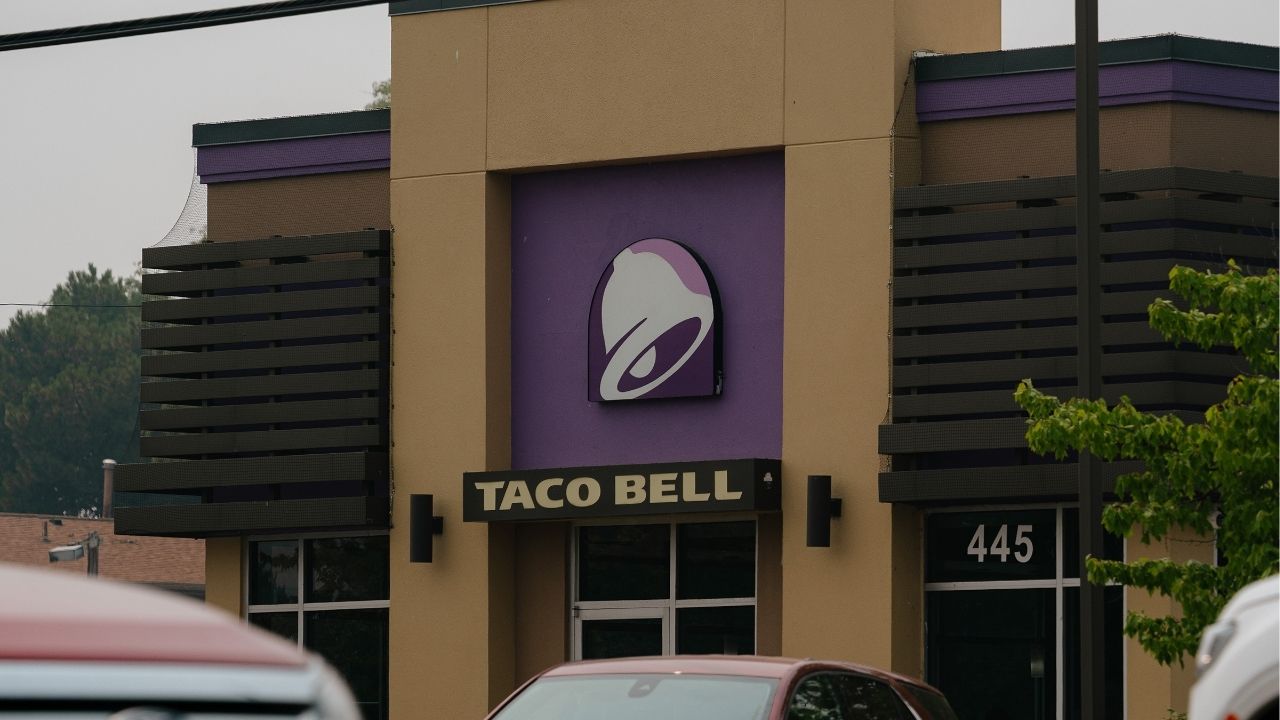 A Taco Bell in Michigan, July 17, 2026. Taco Bell, which moved quickly this month to remove iceberg lettuce linked to the widespread cyclospora outbreak in the United States, said on Thursday, July 30, that customers were starting to return to its restaurants. (Nick Hagen/The New York Times)