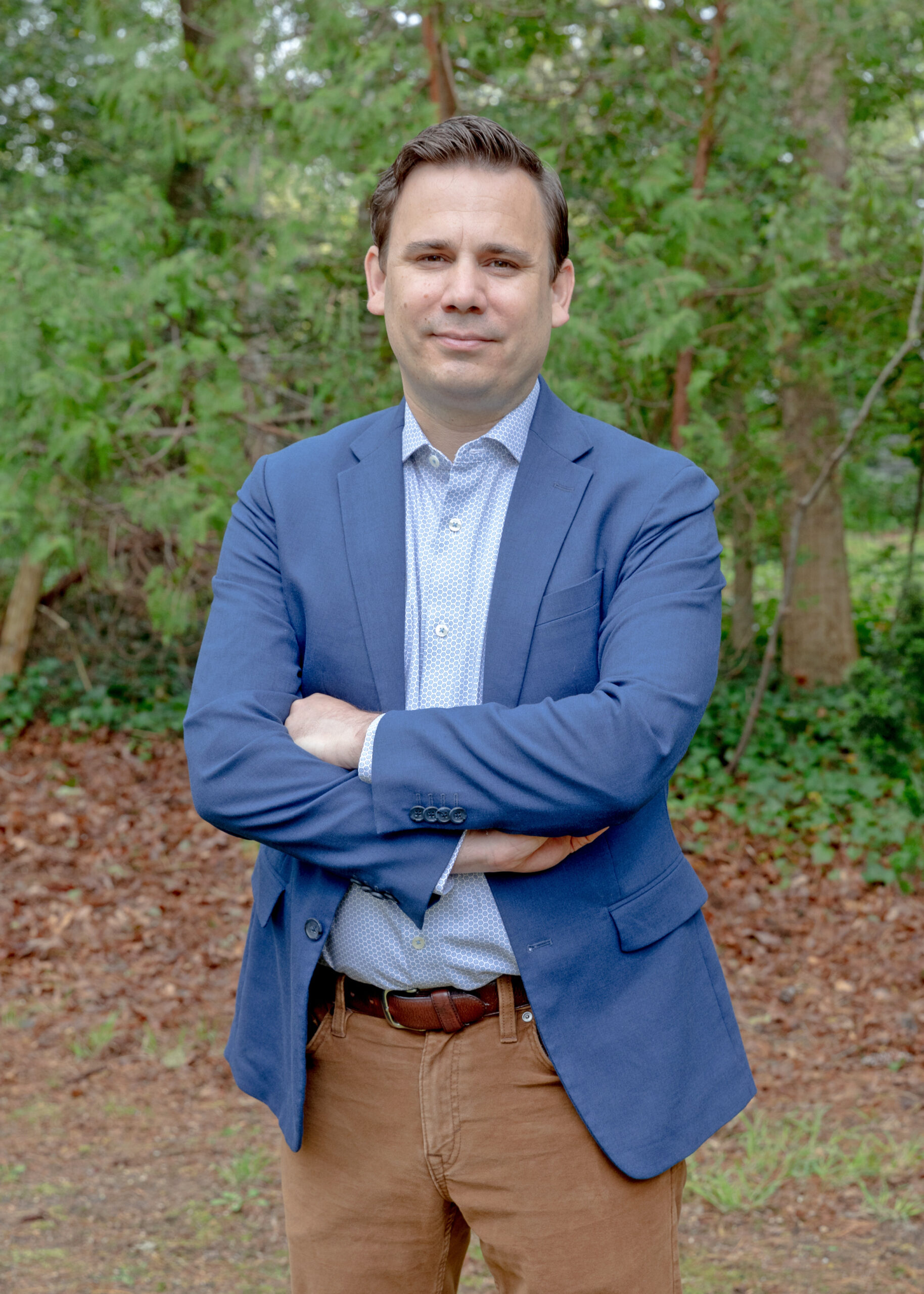 Chris Gloninger, who while working as a meteorologist in Des Moines received angry threats over his climate change coverage, at home on Cape Cod in Massachusetts, May 19, 2024. Matthew Wielicki criticized Gloninger, who had resigned from a station in Iowa after receiving a death threat from a viewer who was angry about his climate coverage. (Cassandra Klos/The New York Times)