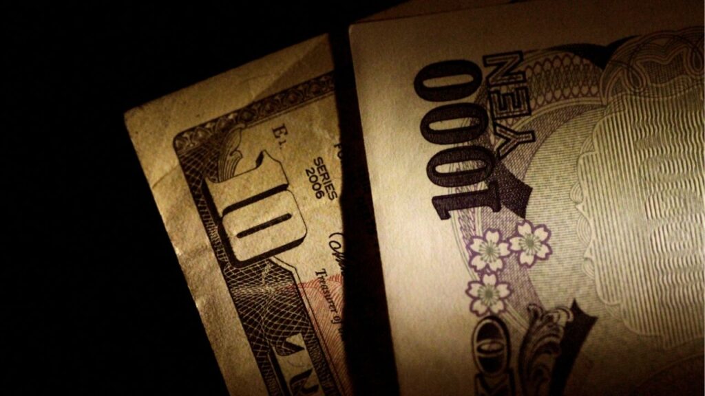 Japan Yen and U.S. Dollar notes are seen in this June 22, 2017 illustration photo. (Reuters File)