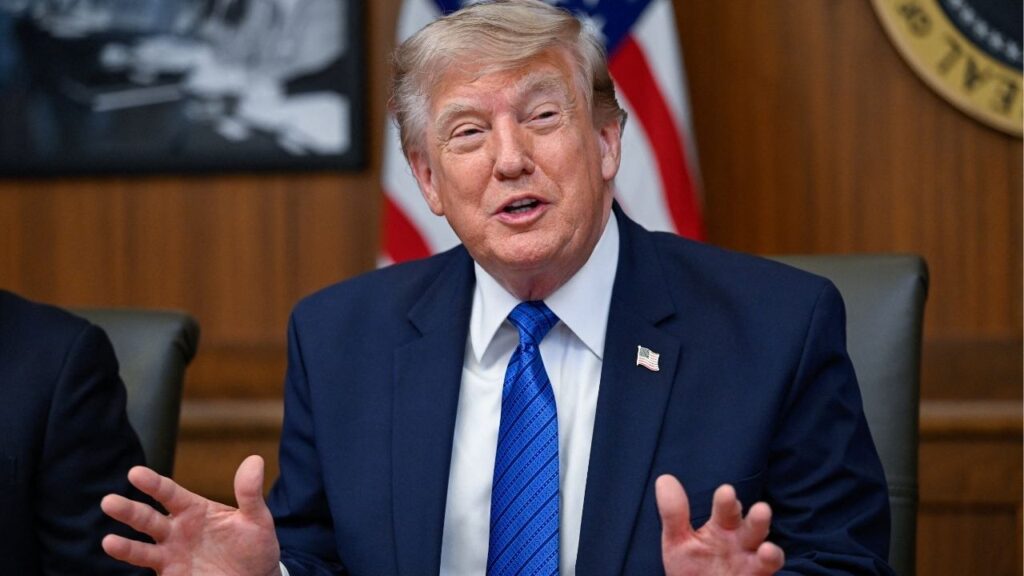 President Donald Trump gestures as he participates in a cabinet meeting at Camp David in Thurmont, Maryland, U.S., July 31, 2026. REUTERS/Daniel Heuer