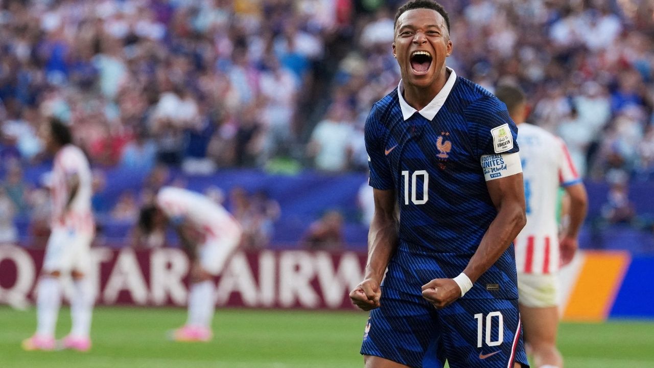Soccer Football - FIFA World Cup 2026 - Round of 16 - Paraguay v France - Philadelphia Stadium, Philadelphia, Pennsylvania, U.S. - July 4, 2026 France's Kylian Mbappe celebrates after the match IMAGN IMAGES via Reuters/James Lang