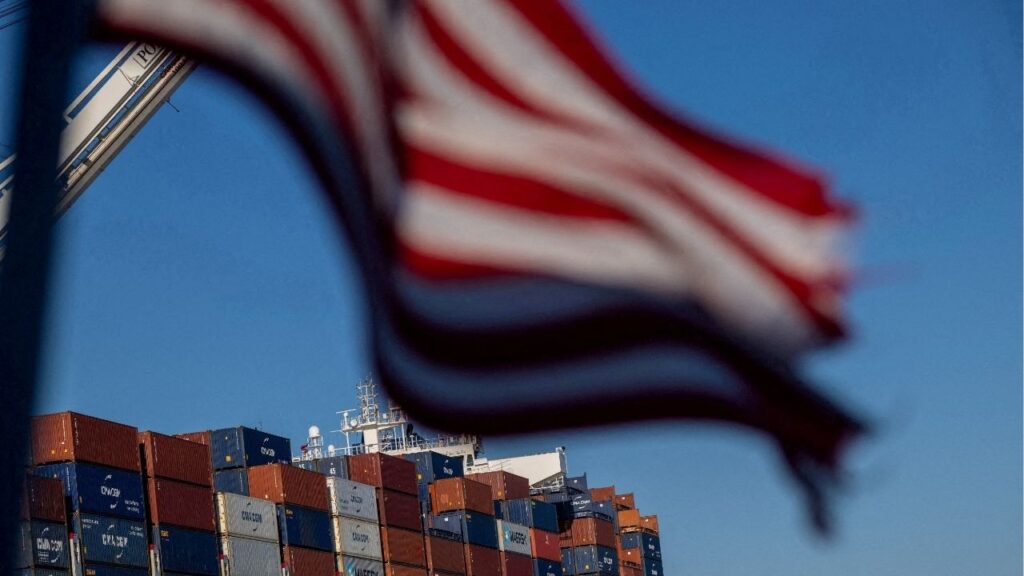 A cargo ship full of shipping containers is seen at the port of Oakland, California, U.S., August 4, 2025. Reuters/Carlos Barria/File Photo