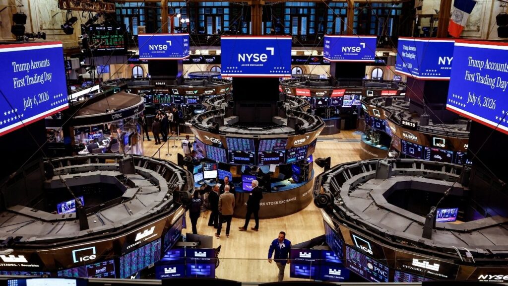 Traders work on the floor at the New York Stock Exchange (NYSE) in New York City, U.S., July 6, 2026. REUTERS/Jeenah Moon