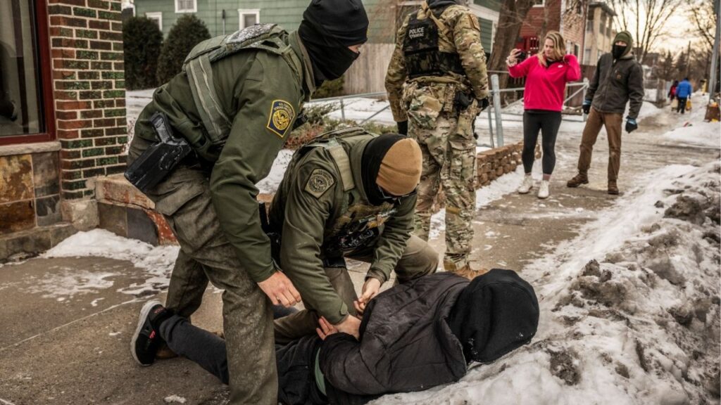 Federal agents make an arrest in Minneapolis, Jan. 11, 2026. Body-camera footage, text messages and other documents emerging from lawsuits around the country reveal how race and ethnicity have figured in the dragnets that unfolded in Los Angeles, Chicago, Minneapolis and other U.S. cities. (David Guttenfelder/The New York Times)