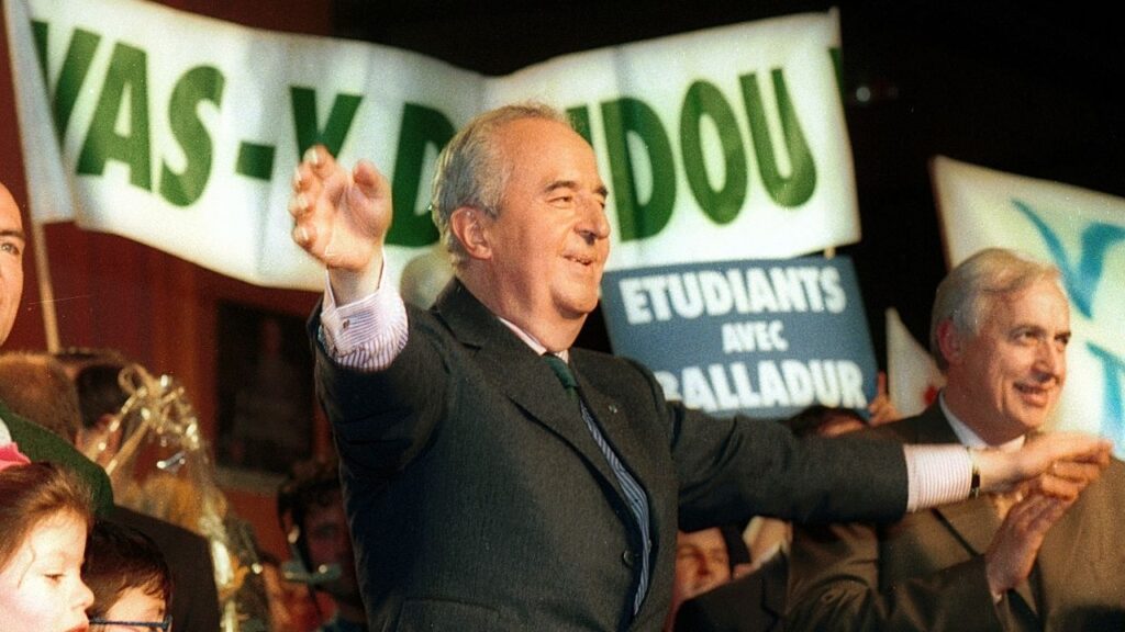 French Prime Minister and Presidential candidate Edouard Balladur waves at the crowd during a campaign rally at Loudeac, Brittany, western France, March 28, 1995. (Reuters File)
