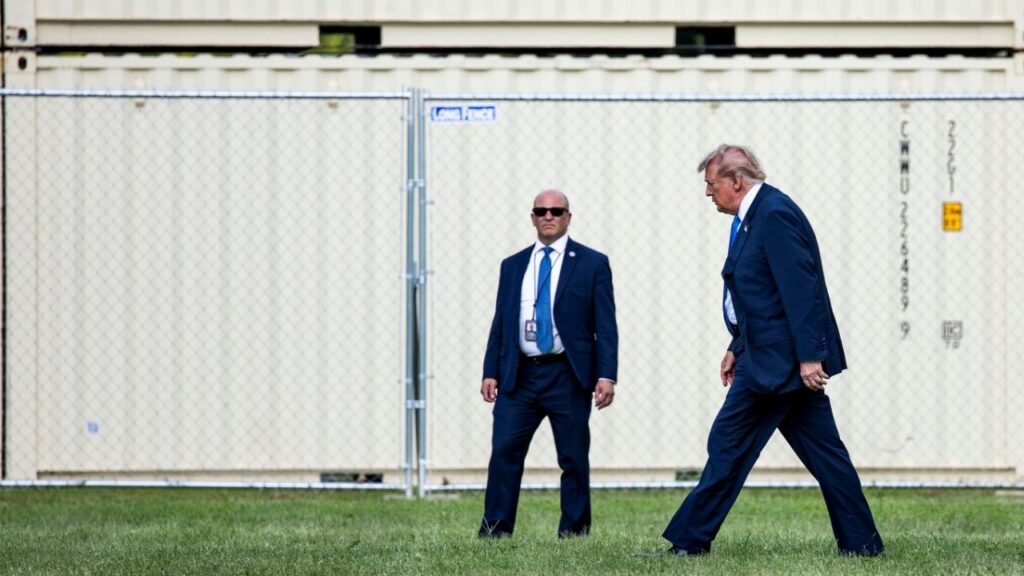 President Donald Trump arrives at the Ellipse to return to the White House in Washington, Aug. 28, 2026. The U.S. and Iran exchanged attacks for the first time in a month overnight on Monday, Aug. 31, underscoring how a war that President Trump had promised would be over quickly has repeatedly frustrated his attempts to end it. (Demetrius Freeman/The New York Times)