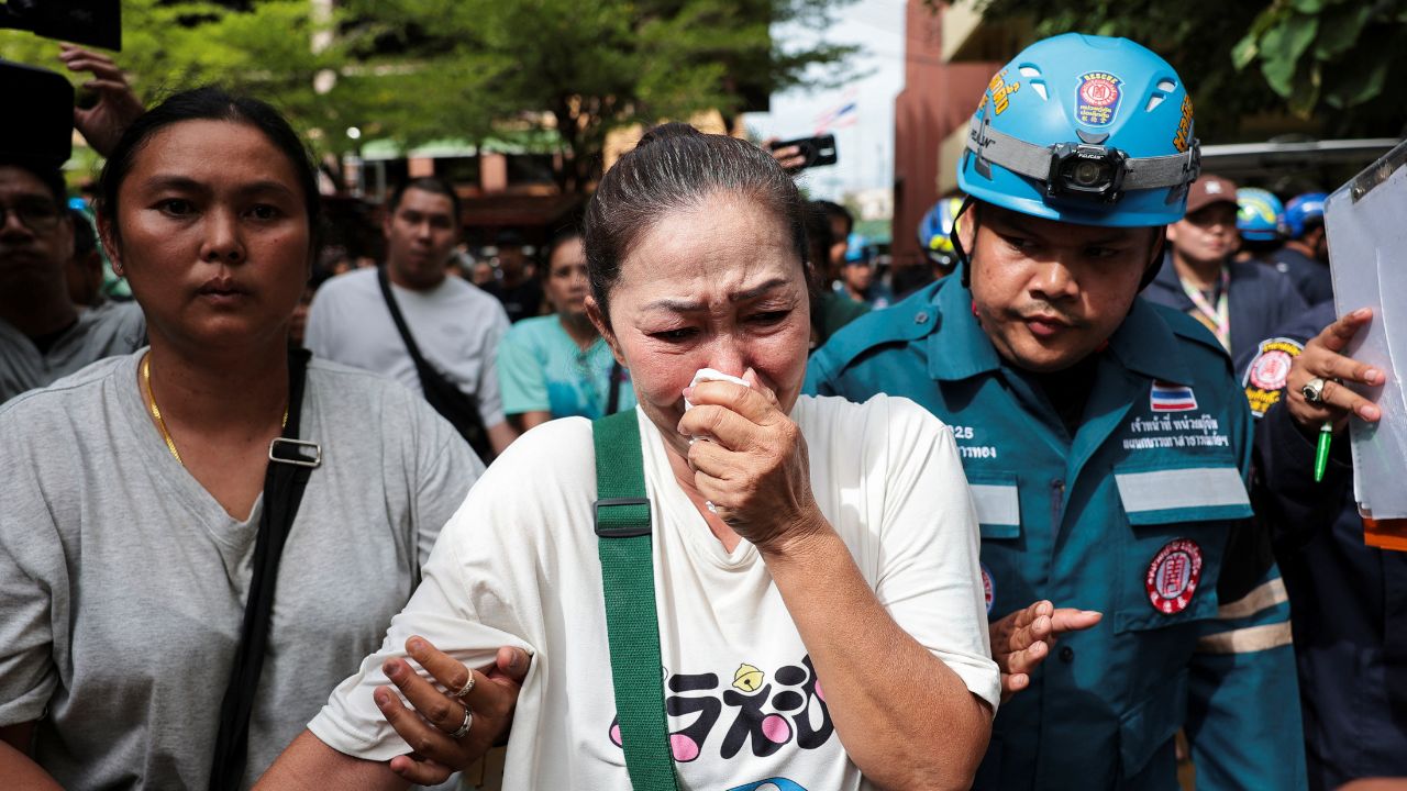 A relative of a victim reacts at Debsirin Nonthaburi School following the shooting incident that took place at the school, in Bang Kruai district, Nonthaburi province on the outskirts of Bangkok, Thailand, August 7, 2026. (REUTERS/Chalinee Thirasupa)