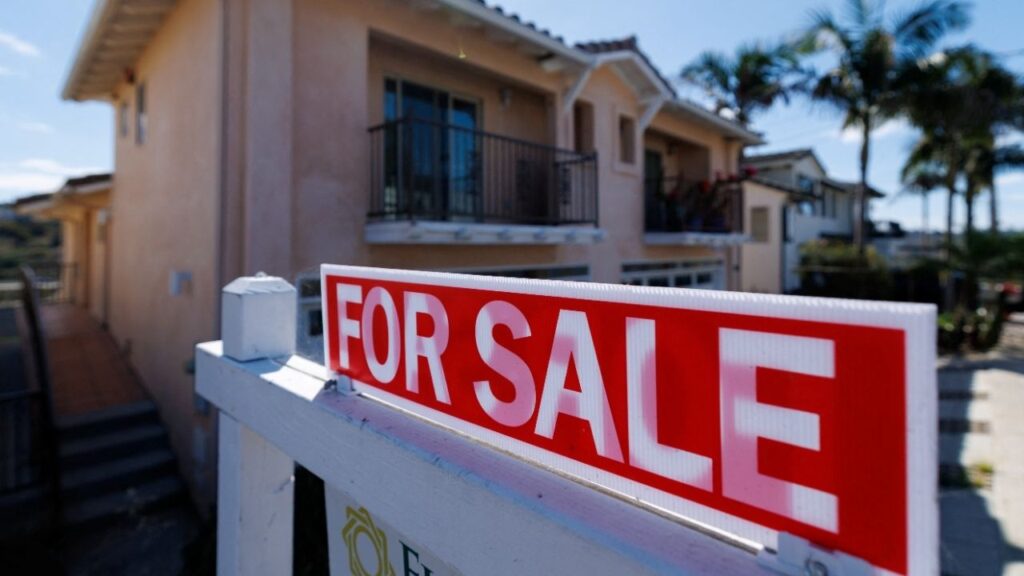 A for sale sign is shown for a residential home in Encinitas, California, U.S. July 25, 2025. (Reuters/Mike Blake)