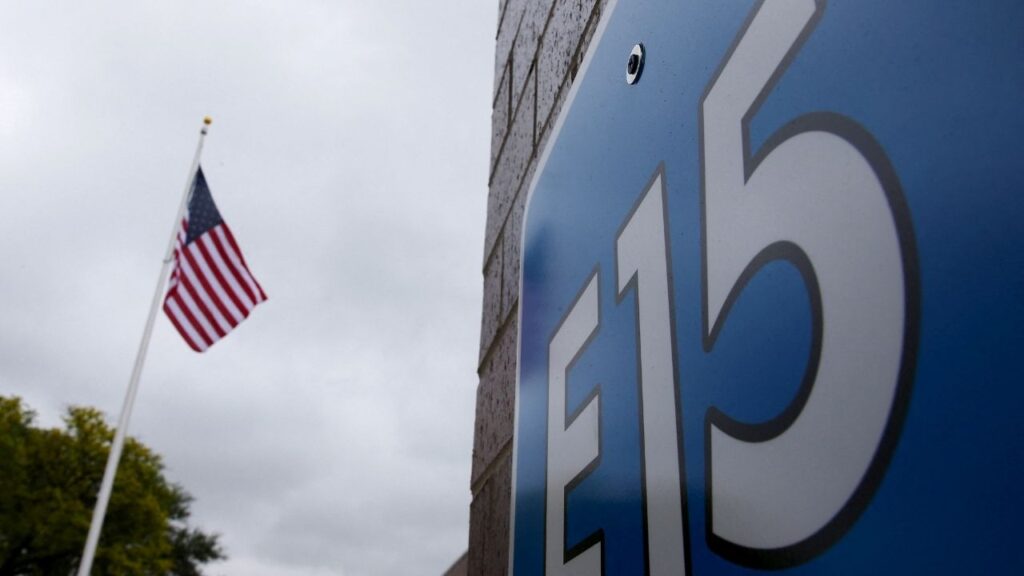 A sign advertising E15, a gasoline with 15 percent of ethanol, is seen at a gas station in Clive, Iowa, United States, May 17, 2015. (Reuters File)