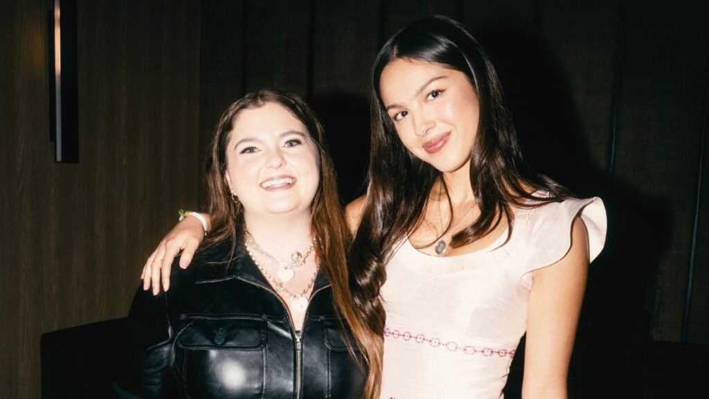 Cassidy Spencer (left) of Columbus, Ohio, won Verizon’s Daisy Chain Fields sweepstakes, receiving a VIP festival trip and a private meet-and-greet with Olivia Rodrigo. (Courtesy of Verizon Wireless)