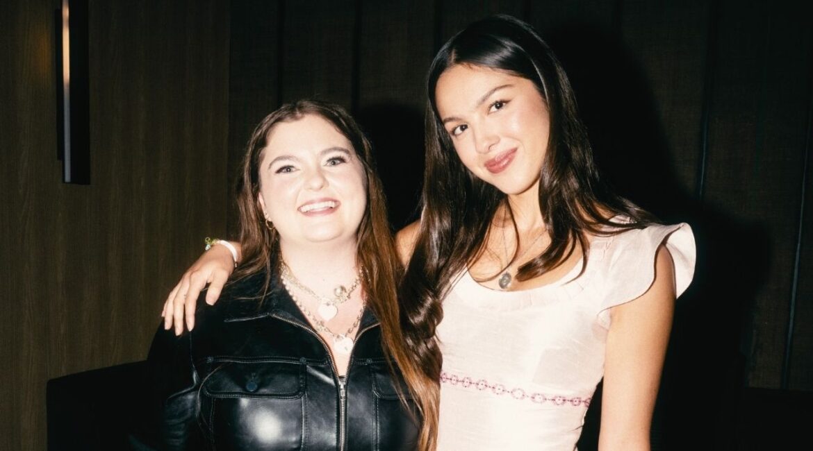 Cassidy Spencer (left) of Columbus, Ohio, won Verizon’s Daisy Chain Fields sweepstakes, receiving a VIP festival trip and a private meet-and-greet with Olivia Rodrigo. (Courtesy of Verizon Wireless)