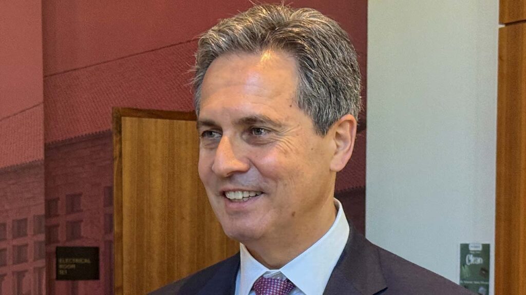 St. Louis Federal Reserve Bank President Alberto Musalem chats on the sidelines of a monetary policy conference at Stanford University’s Hoover Institution in Palo Alto, California, U.S., May 9, 2025. (Reuters File)