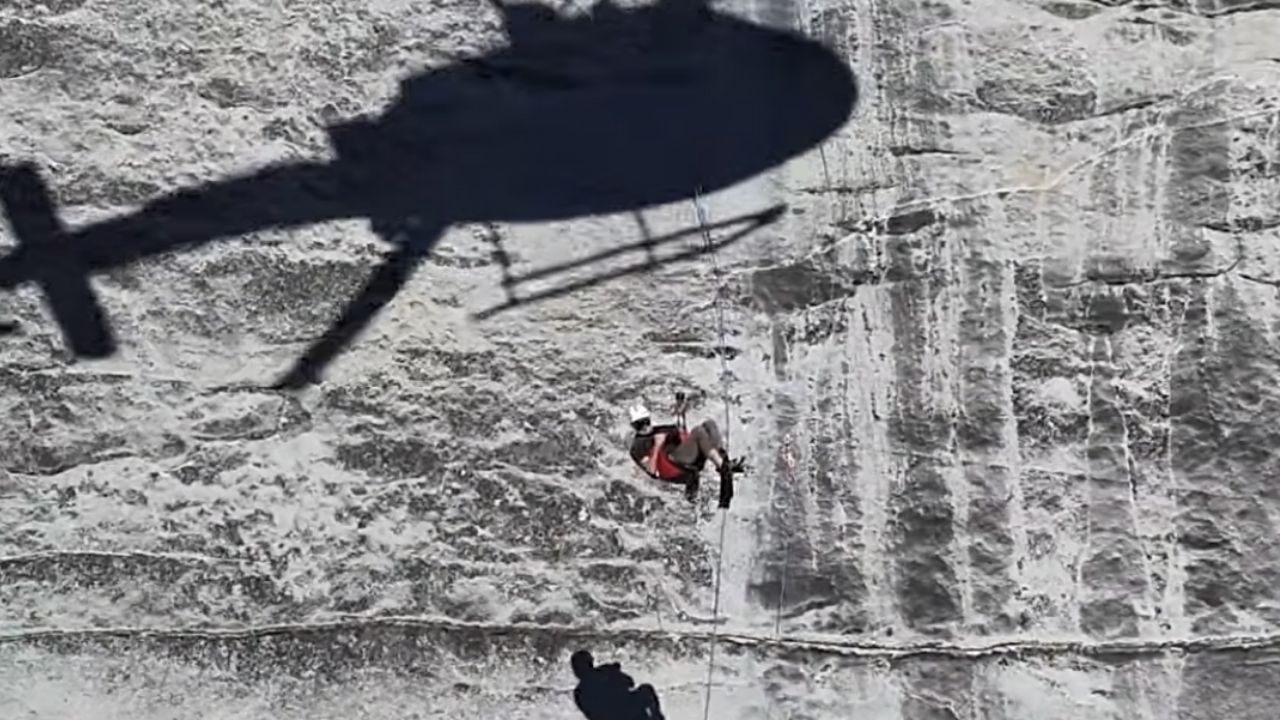Fresno County sheriff’s deputies and a CHP helicopter crew rescued a rock climber who injured his foot in a fall at Courtright Reservoir. (Fresno COunty SO)