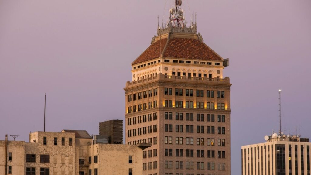 Fresno ranked among the three lowest U.S. metropolitan areas for intellectual life in a new study measuring museums, libraries, higher education, bookstores, and interest in intellectual activities. (Shutterstock)