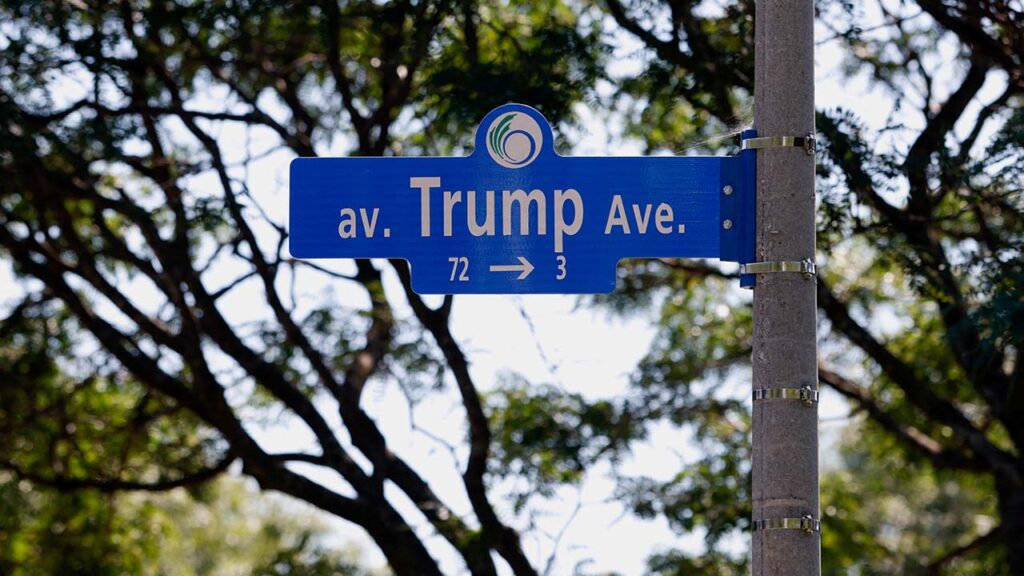 A street sign for Trump Avenue, which some residents want renamed amid the ongoing Canada-U.S. tariff dispute, in Ottawa, Ontario, Canada, August 29, 2026. (Reuters/Patrick Doyle)