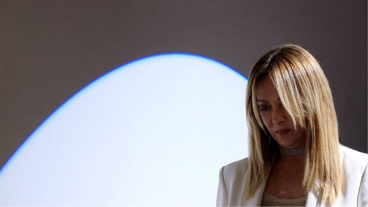 FILE PHOTO: Italian Prime Minister Giorgia Meloni leaves after a visit with French President Emmanuel Macron (not seen) at the Picasso Museum as part of a Franco-Italian summit in Antibes, south of France, June 25, 2026. Reuters/Manon Cruz/Pool /File Photo