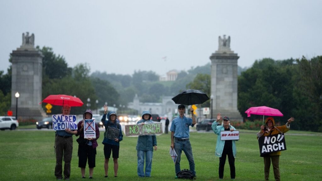 People protest US President Donald Trump’s proposed triumphal arch at its proposed site in Memorial Circle in Washington, D.C., US, September 21, 2026. REUTERS/Aaron Schwartz