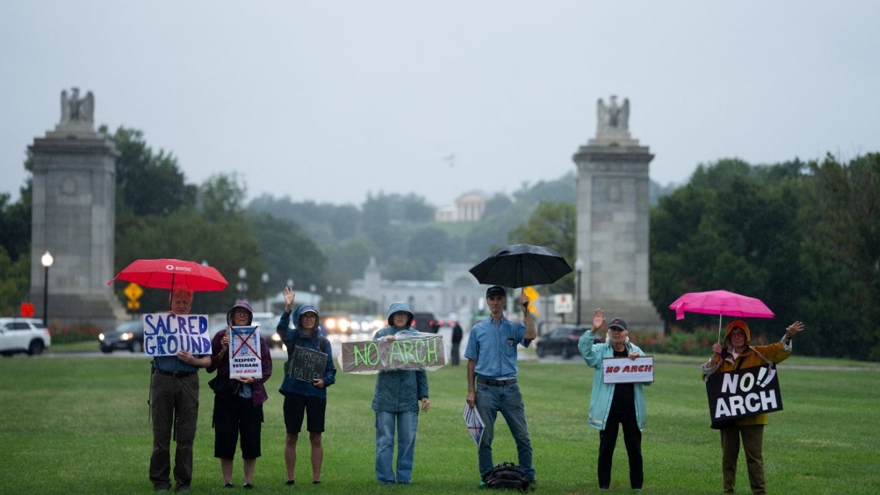 People protest US President Donald Trump’s proposed triumphal arch at its proposed site in Memorial Circle in Washington, D.C., US, September 21, 2026. REUTERS/Aaron Schwartz