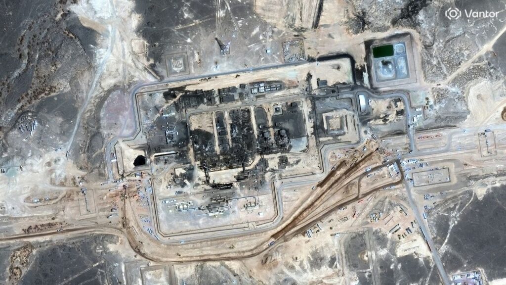 Satellite imagery shows repairs and bypass construction of the Saudi Arabia East-West pipeline days after damage following a drone attack, near Al Mesbaah, Al Madinah Province, Saudi Arabia, September 22, 2026. Vantor/Handout via REUTERS