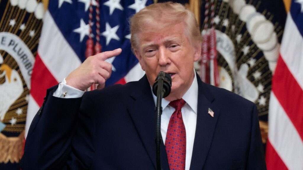 US President Donald Trump speaks as he hosts a Hispanic Heritage Month reception in the East Room at the White House in Washington, D.C., US, September 30, 2026. REUTERS/Jonathan Ernst