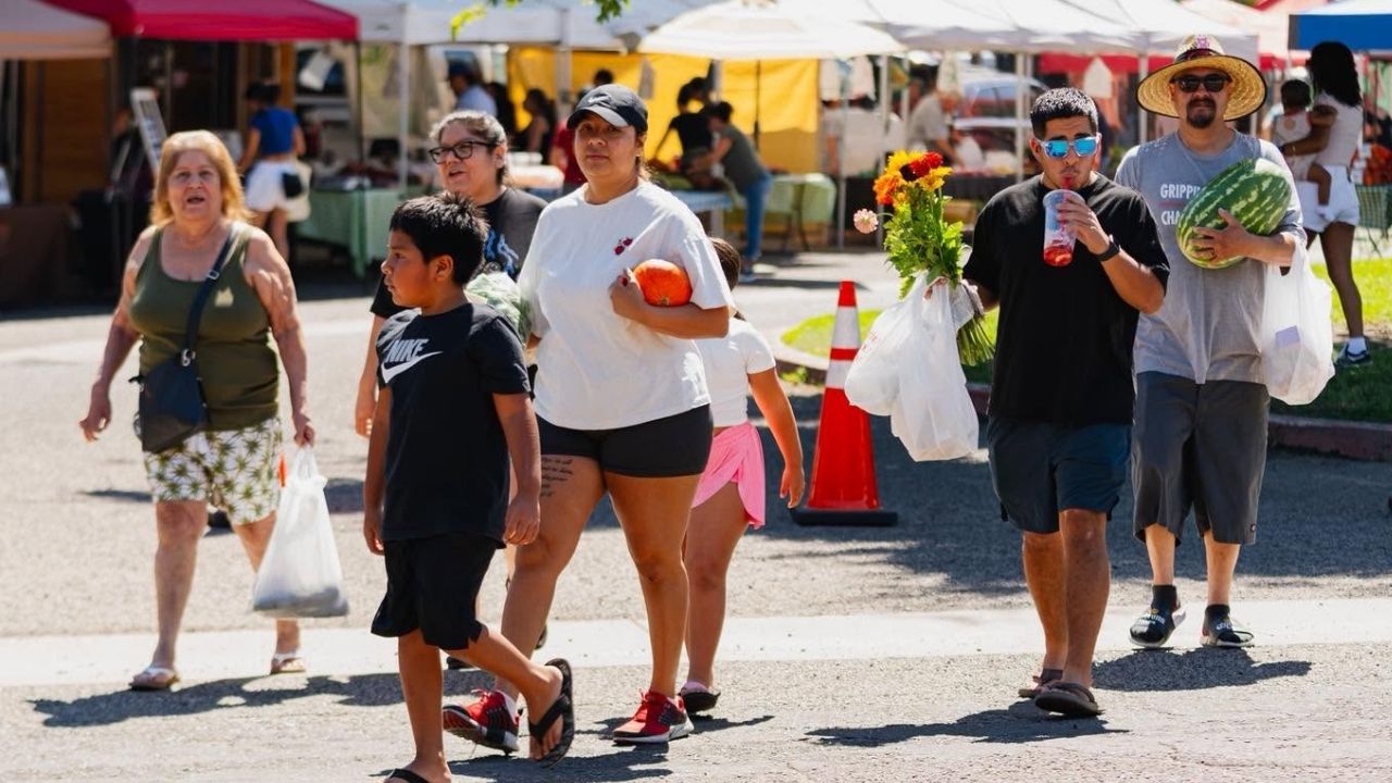 Visalia’s Saturday farmers market says it will remain open year-round after confusion over the closure of a separate Thursday market. (Facebook/Visalia Farmer's Markets)