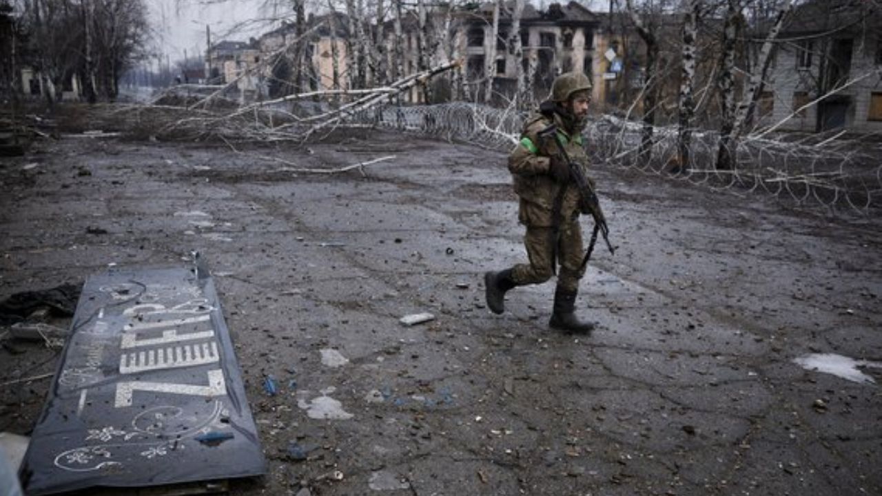 A Ukrainian soldier in the besieged city of Kostiantynivka, Ukraine, Jan. 8, 2026. President Donald Trump’s latest push to end the war in Ukraine has raised questions about the future of U.S. support. (Tyler Hicks/The New York Times)