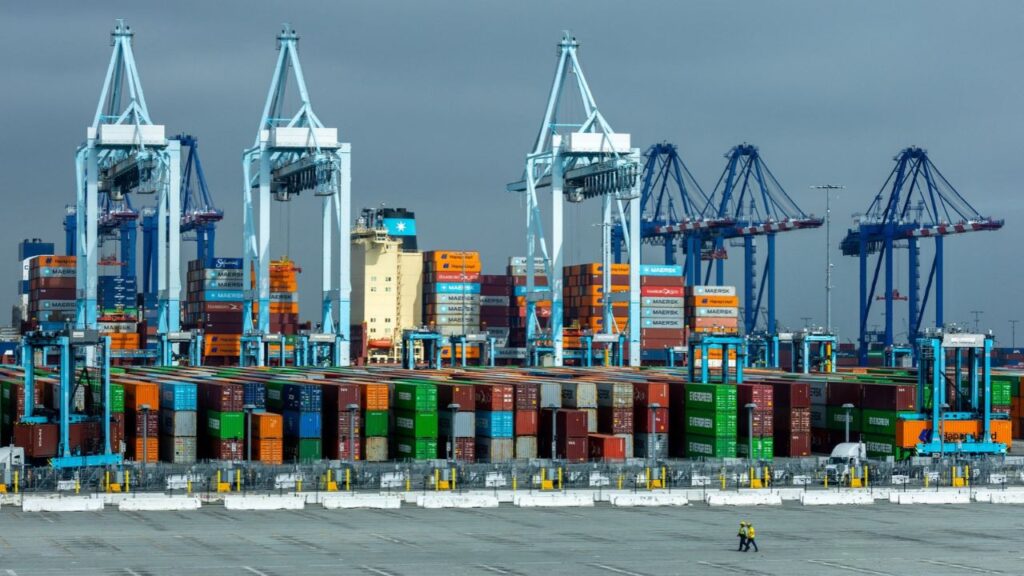 APM Terminals at the Port of Los Angeles, California, U.S., March 4, 2026. REUTERS/Mike Blake
