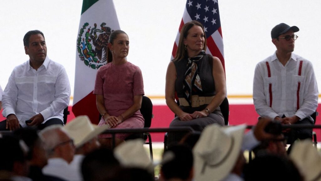 Chiapas Governor Eduardo Ramirez, Mexican President Claudia Sheinbaum, U.S. Agriculture Secretary Brooke Rollins and Mexican Foreign Minister Roberto Velasco attend the opening of a sterile fly production plant, a key step to contain the cross-border spread of the New World screwworm and its impact on cattle trade, in Metapa de Dominguez, Chiapas state, Mexico, June 27, 2026. (Reuters File)