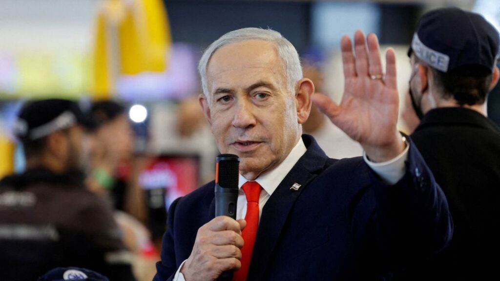 FILE PHOTO: Israeli Prime Minister Benjamin Netanyahu meets members of the public at a mall, ahead of Israel’s national election, in Ramla, Israel October 19, 2026. Reuters/Amir Cohen/File Photo