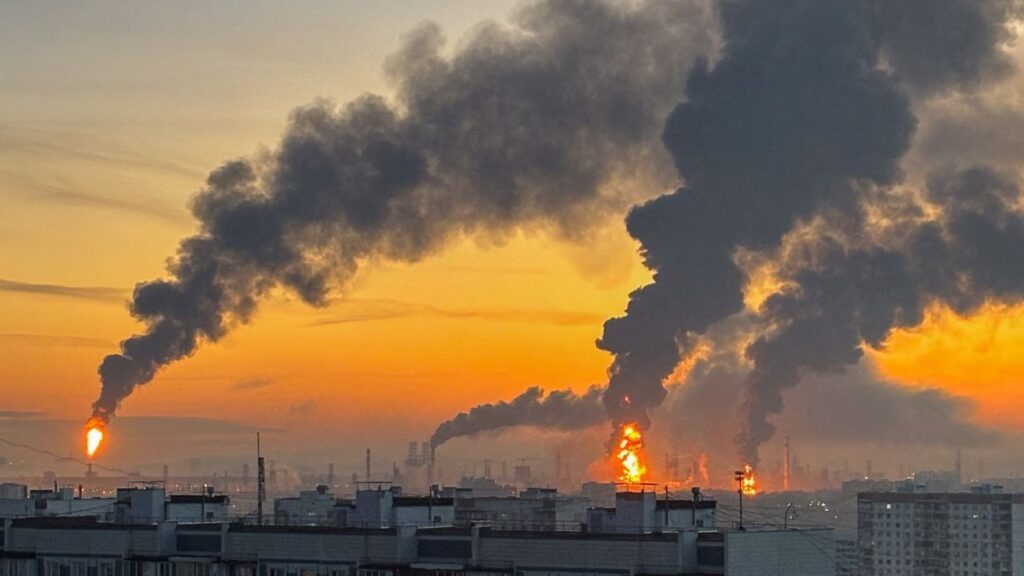 Plumes of smoke rise from fires (right) at an oil refinery following what the authorities say is a Ukrainian drone strike in the course of the Russia-Ukraine conflict, in Moscow, Russia, September, 20, 2026. (Reuters File)