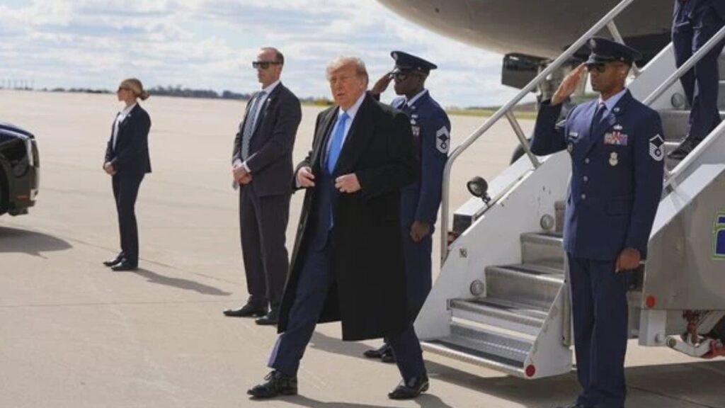 President Donald Trump disembarks from Air Force One at Highland Heights, Ky., on Saturday, Oct. 17, 2026. President Trump wrote on social media on Sunday: “I am in the process of negotiating Peace in the war between Russia and Ukraine, and don’t want to do anything that will drive, foolishly, Russia away from the bargaining table.” (Haiyun Jiang/The New York Times)