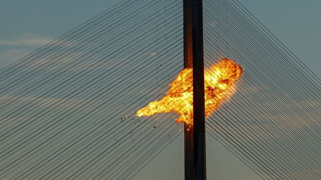 A Russian jet powered drone strikes on one of Kyiv's bridges, amid Russia's attack on Ukraine, in Kyiv, Ukraine October 2, 2026. Reuters/Valentyn Ogirenko